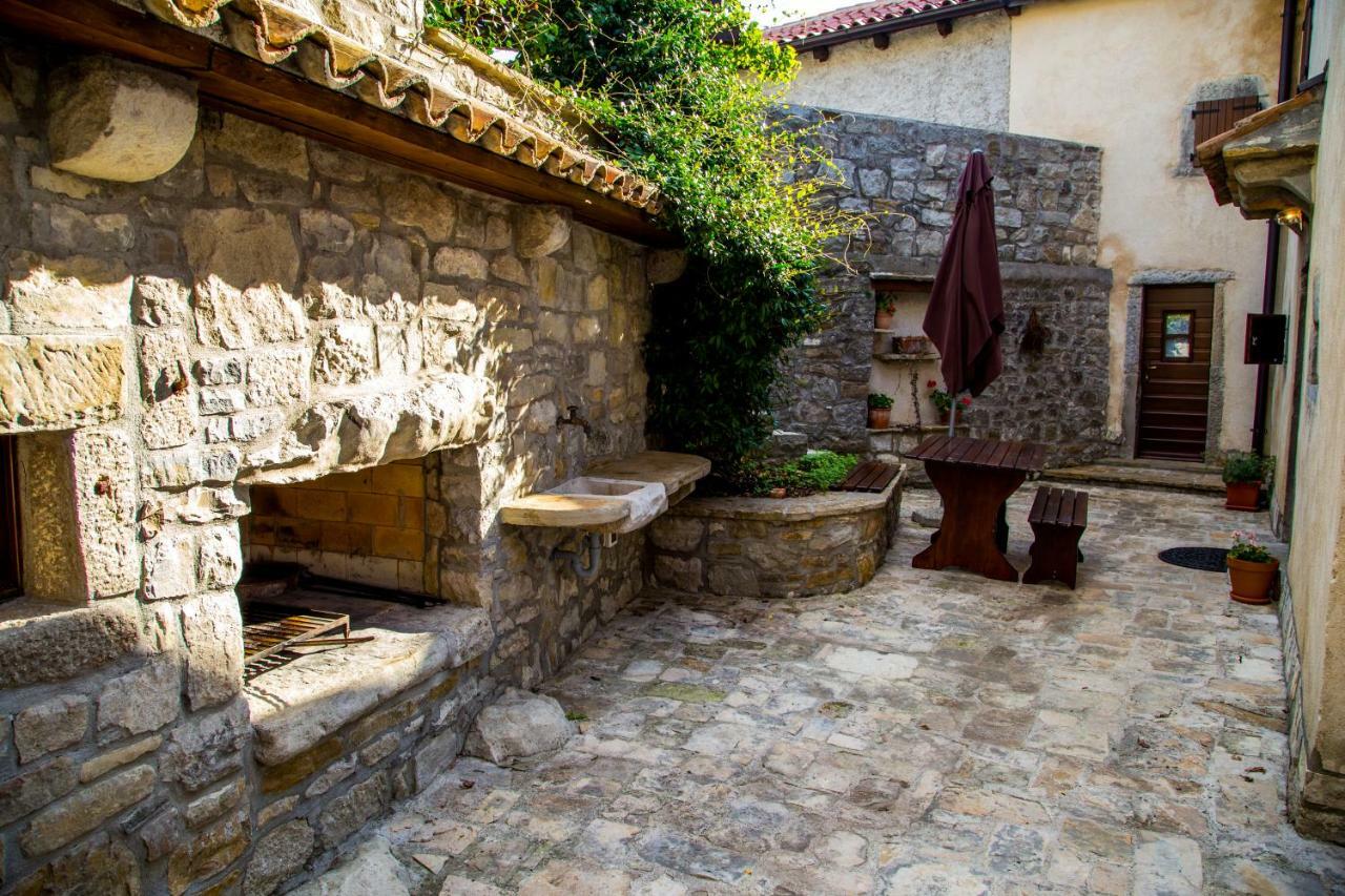 Holiday Homes Poli Svetega Antona Gračišće Exterior foto