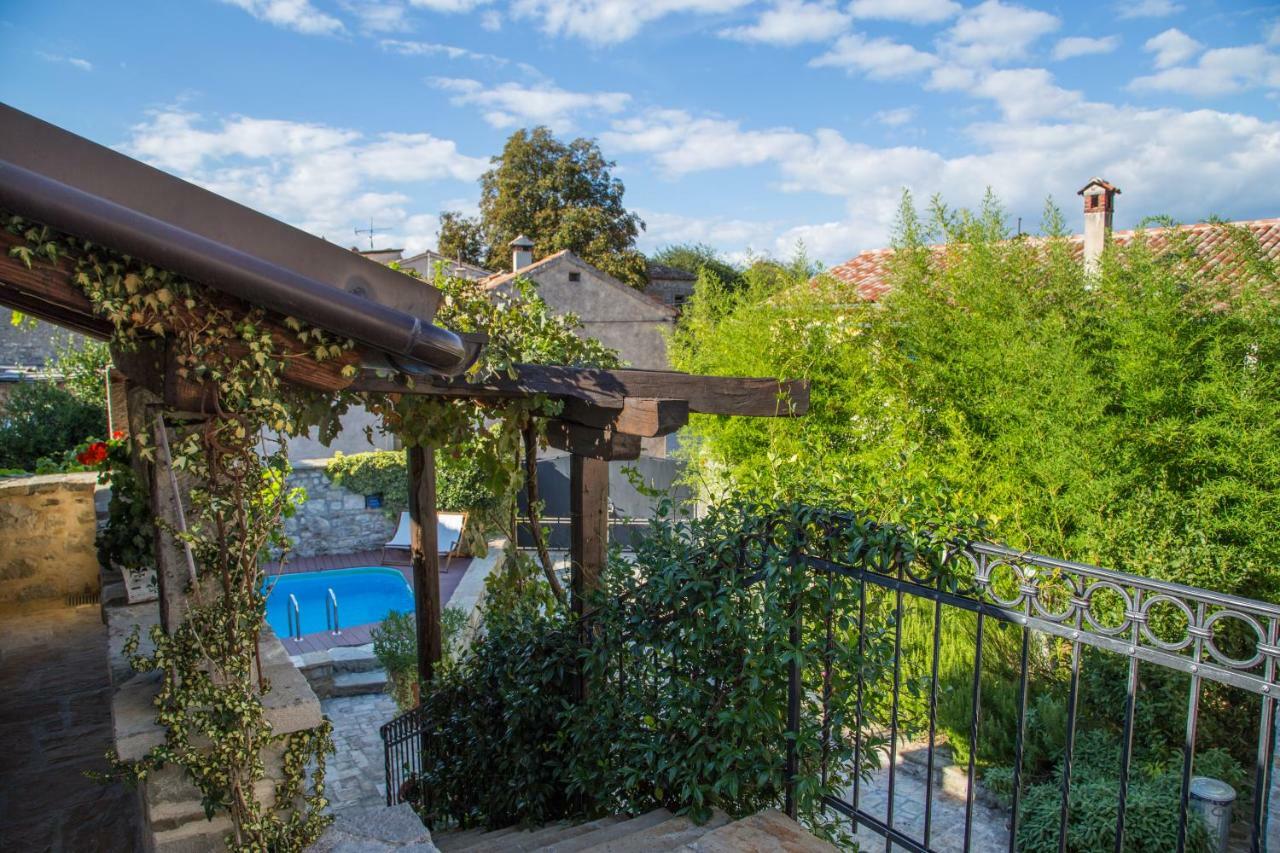 Holiday Homes Poli Svetega Antona Gračišće Exterior foto